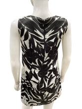 Load image into Gallery viewer, alice &amp; olivia Size 4 Black &amp; White Dress