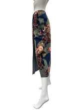 Load image into Gallery viewer, Vintage Size X-Large Multi-Color Skirt