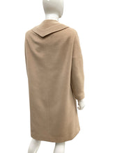 Load image into Gallery viewer, Einiger-Vintage Size XS/S Camel Coat