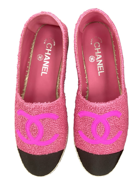 CHANEL Size 8 Pink Shoes