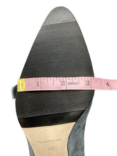 Load image into Gallery viewer, Manolo blahnik Size 10/10.5 Blue Shoes