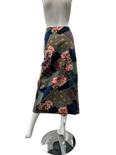 Load image into Gallery viewer, Vintage Size X-Large Multi-Color Skirt