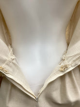 Load image into Gallery viewer, Gunne Sax Size Medium Ivory Dress