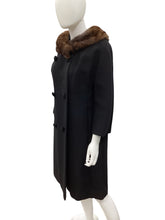 Load image into Gallery viewer, Size M/L Black Coat