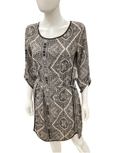 Load image into Gallery viewer, skies are blue Size Medium Black &amp; Beige Dress