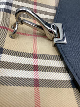 Load image into Gallery viewer, BURBERRY Purse