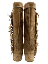 Load image into Gallery viewer, UGG Size 8 Camel Boots