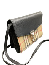Load image into Gallery viewer, BURBERRY Purse
