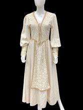 Load image into Gallery viewer, Gunne Sax Size Medium Ivory Dress
