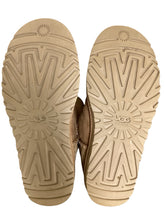 Load image into Gallery viewer, UGG Size 7 Camel Boots