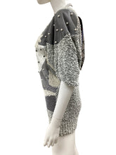 Load image into Gallery viewer, Vintage white &amp; grey Sweater