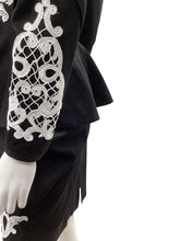Load image into Gallery viewer, CACHE Size S/M Black &amp; White Blazers