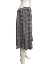 Load image into Gallery viewer, St John Size 12 Black &amp; White Skirt