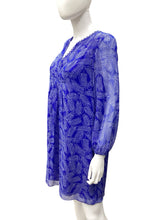 Load image into Gallery viewer, Diane Von Furstenberg Size 6 Blue &amp; White Dress