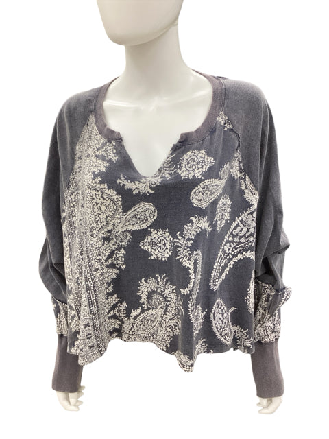 we the free Size Large Grey & white Top