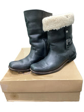 Load image into Gallery viewer, UGG Size 10 Black Boots