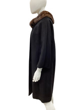 Load image into Gallery viewer, Size M/L Black Coat