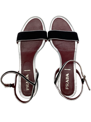 PRADA Size 7 Black Shoes