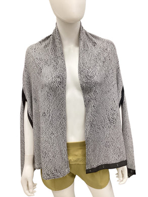 Lululemon Size one size Black & White Scarf