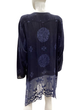 Load image into Gallery viewer, johnny was collection Size Oversized Navy Top