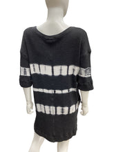 Load image into Gallery viewer, free people Size Medium Charcoal &amp; White Top
