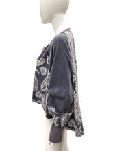 Load image into Gallery viewer, we the free Size Large Grey &amp; white Top