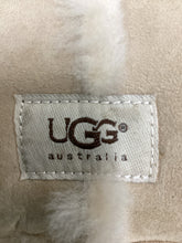 Load image into Gallery viewer, UGG Camel Purse