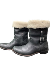 Load image into Gallery viewer, UGG Size 10 Black Boots