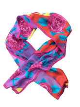 Load image into Gallery viewer, Oscar de la Renta floral Scarf