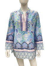 Load image into Gallery viewer, Lilly Pulitzer Size XL Blue Print Top