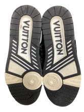 Load image into Gallery viewer, Louis Vuitton Size 8.5 Black &amp; White Shoes
