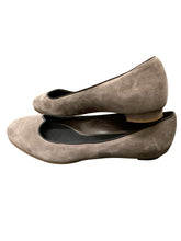 Load image into Gallery viewer, Manolo blahnik Size 10/10.5 Brown Shoes