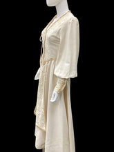 Load image into Gallery viewer, Gunne Sax Size Medium Ivory Dress