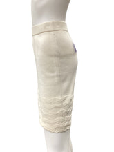 Load image into Gallery viewer, St John Size 2 Cream Skirt