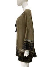 Load image into Gallery viewer, free people Size Large Olive &amp; Black Top