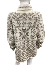 Load image into Gallery viewer, SKYR-Vintage Off White &amp; Beige Sweater