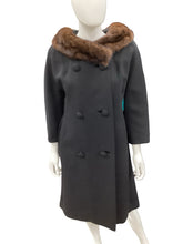 Load image into Gallery viewer, Size M/L Black Coat