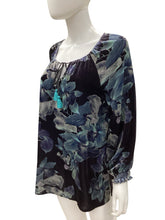 Load image into Gallery viewer, johnny was collection Size Small Blue &amp; purple Blazers