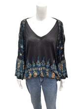 Load image into Gallery viewer, free people Size Medium Black/Colors Top