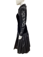Load image into Gallery viewer, emanual ungaro Size 4 Black Dress