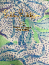 Load image into Gallery viewer, Lilly Pulitzer Size xs Blue &amp; Green Top