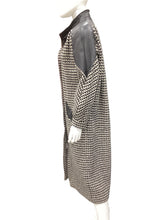 Load image into Gallery viewer, Vintage Size Medium Black &amp; White Coat