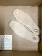 Load image into Gallery viewer, UGG Size 10 Black Boots