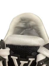 Load image into Gallery viewer, Louis Vuitton Size 8.5 Black &amp; White Shoes