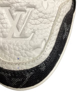 Load image into Gallery viewer, Louis Vuitton Size 8.5 Black &amp; White Shoes