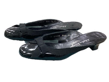 Load image into Gallery viewer, salvatore ferragamo Size 7.5 Black Shoes