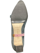 Load image into Gallery viewer, Manolo blahnik Size 10/10.5 Blue Shoes