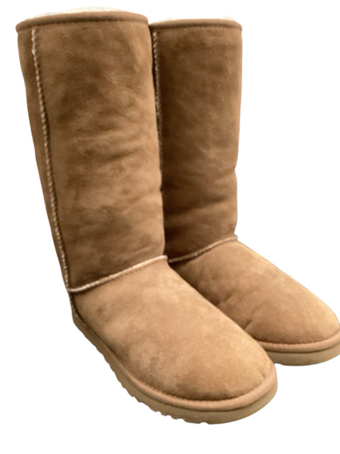 UGG Size 7 Camel Boots