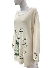 Load image into Gallery viewer, Storybook Knits Size 2x Ivory &amp; Green Sweater