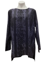 Load image into Gallery viewer, Comfy USA Size Large grey/floral Top